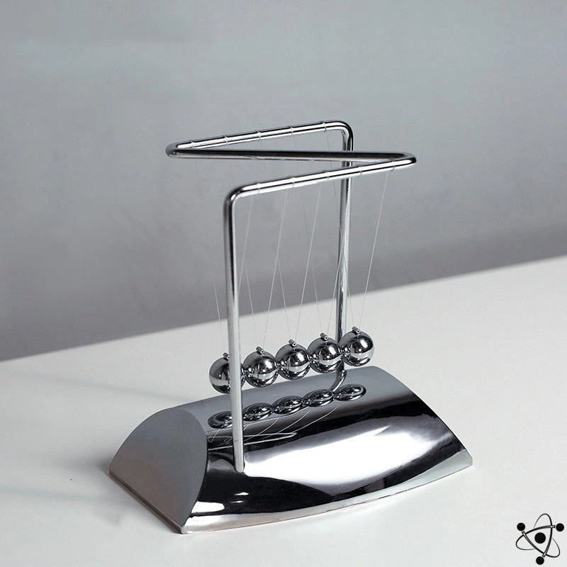 Carvallo – Z format Newtons pendel för fokus på skrivbordet och stressavlastning