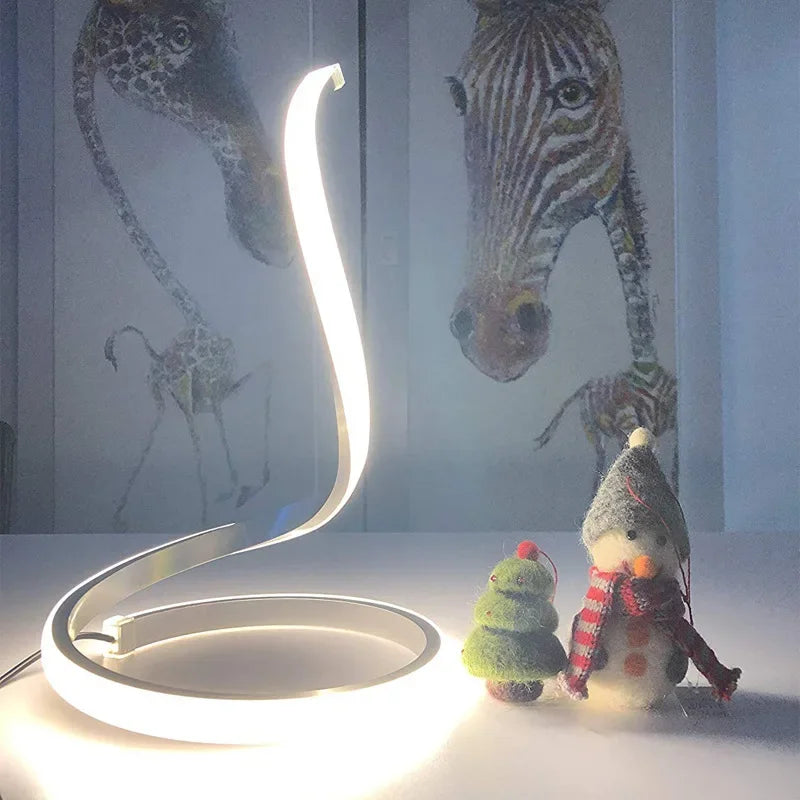 LumiSerpent - LED Bordslampa i Ormsdesign, Dimbar Belysning för Vardagsrum &amp; Sovrum