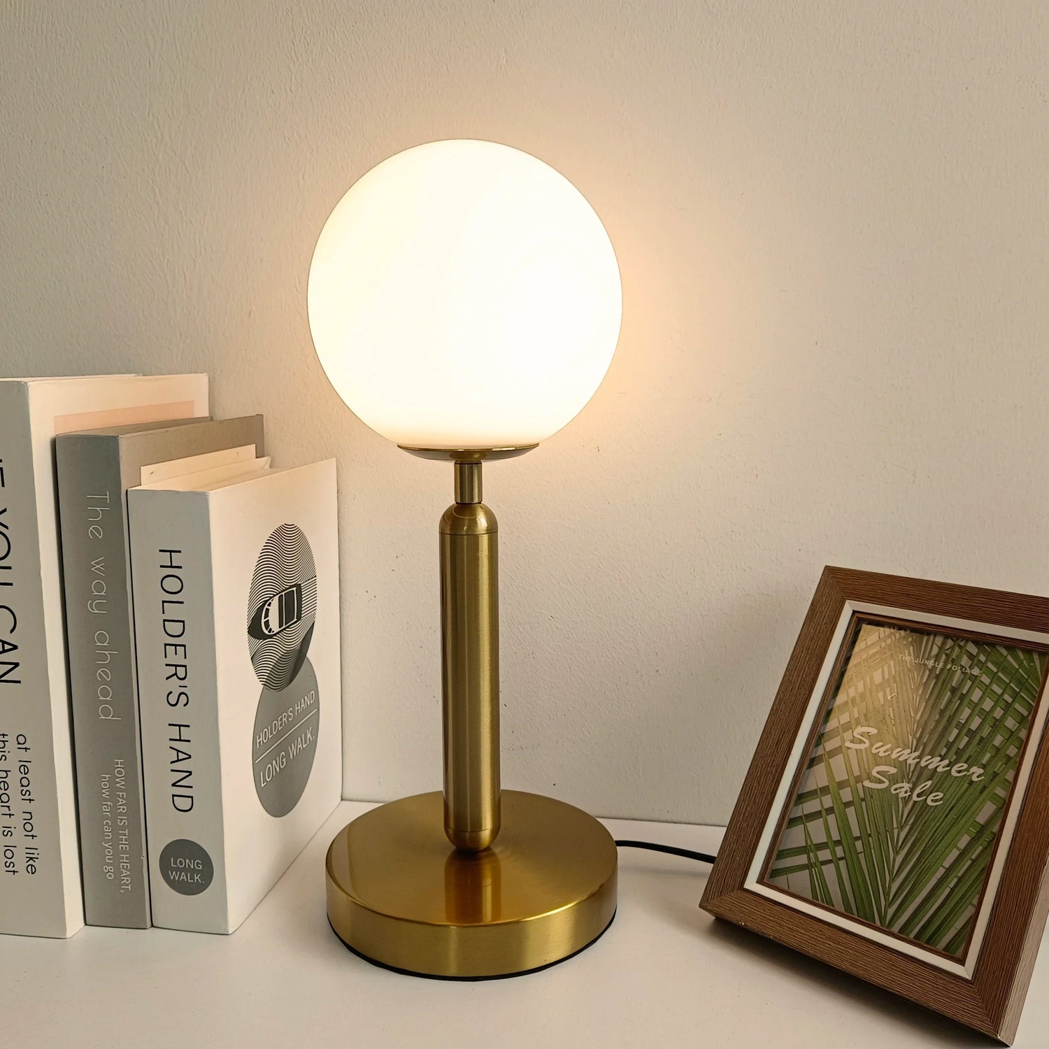 RadiantGlow - Modern Bordslampa med Elegant Glasboll