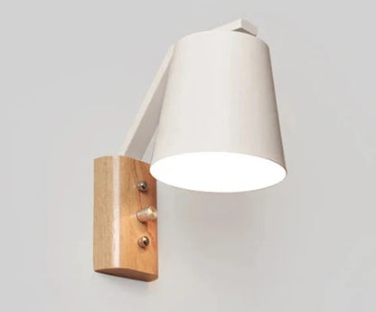 WoodLume – Modern LED Vägglampa i Trä för Vardagsrum och Sovrum