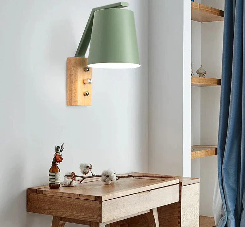WoodLume – Modern LED Vägglampa i Trä för Vardagsrum och Sovrum