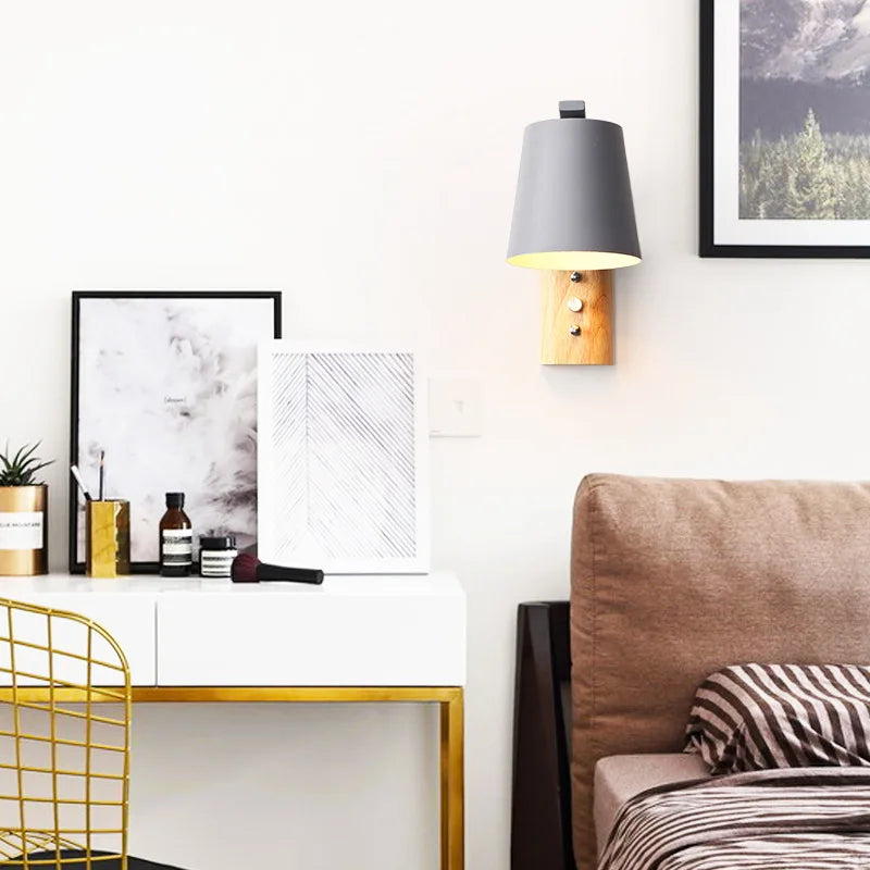WoodLume – Modern LED Vägglampa i Trä för Vardagsrum och Sovrum