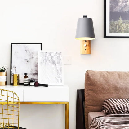 WoodLume – Modern LED Vägglampa i Trä för Vardagsrum och Sovrum