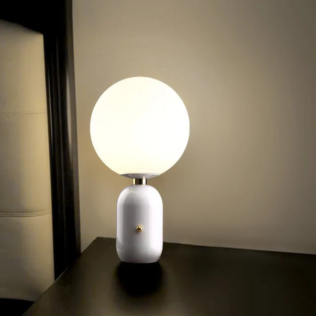 LumeSphere – Skandinavisk Bordslampa med Modernt Design för Vardagsrum och Sovrum