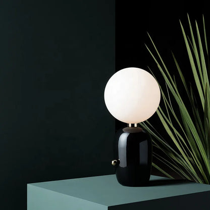LumeSphere – Skandinavisk Bordslampa med Modernt Design för Vardagsrum och Sovrum