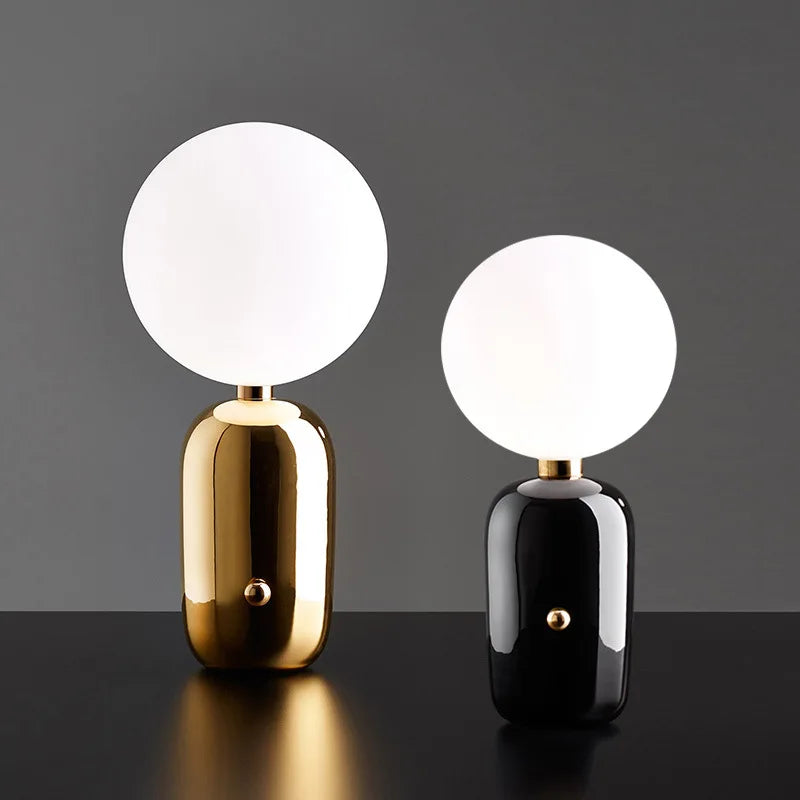 LumeSphere – Skandinavisk Bordslampa med Modernt Design för Vardagsrum och Sovrum