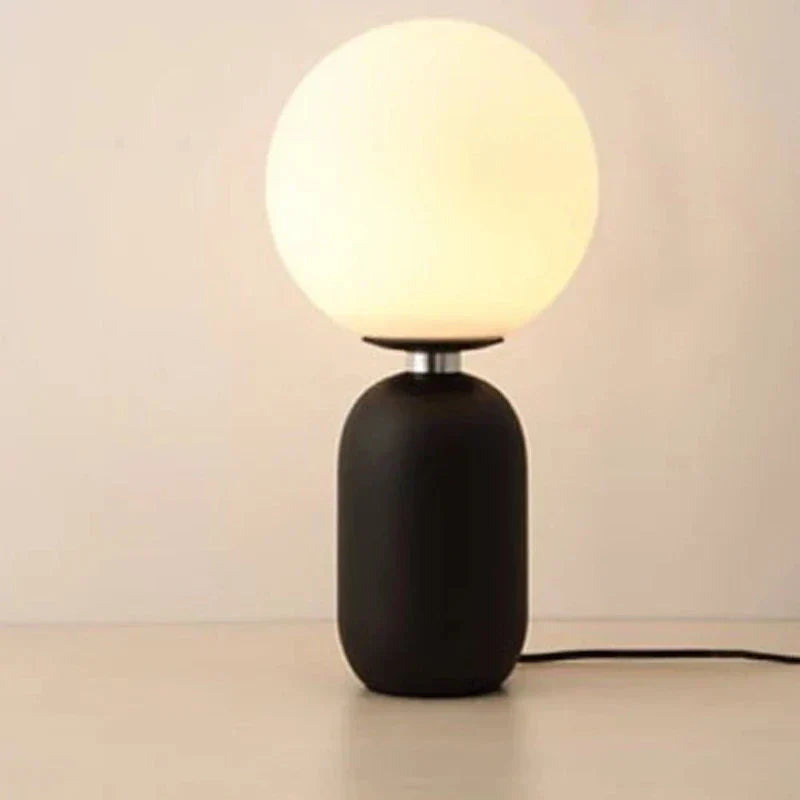 NordicGlow – Bordslampa med Glaskula och LED-belysning