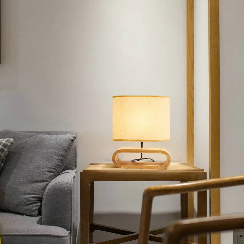 WoodLuxe – Bordslampa med Träbas för Sovrum och Vardagsrum