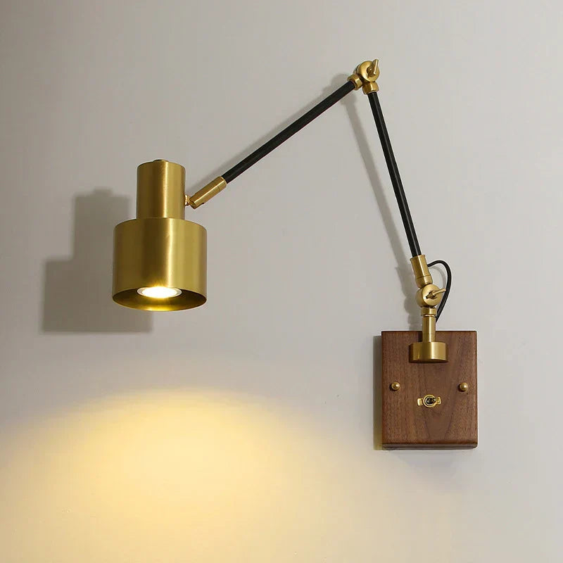 LightCraft - Justerbar Vintage Vägglampa i Mässing och Trä