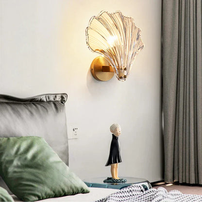 CoralGlimmer – Modern LED Vägglampa i Snäckformad Glasdesign