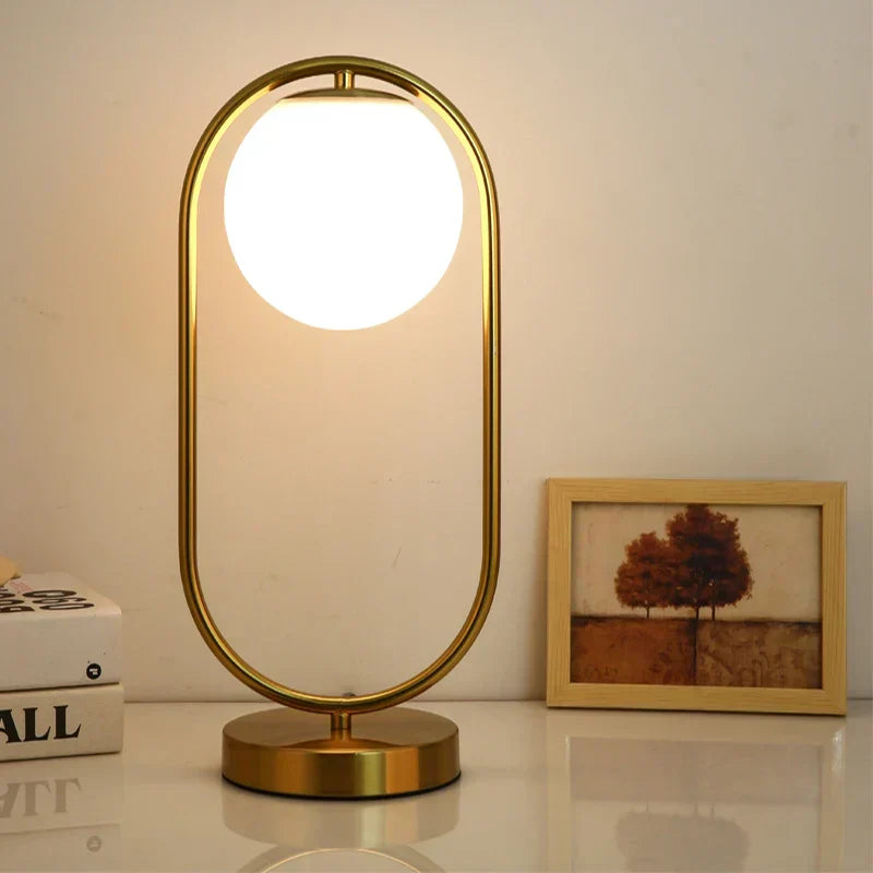 LumeSphere – Dimbar LED Bordslampa med Glaskula för Vardagsrum och Sovrum