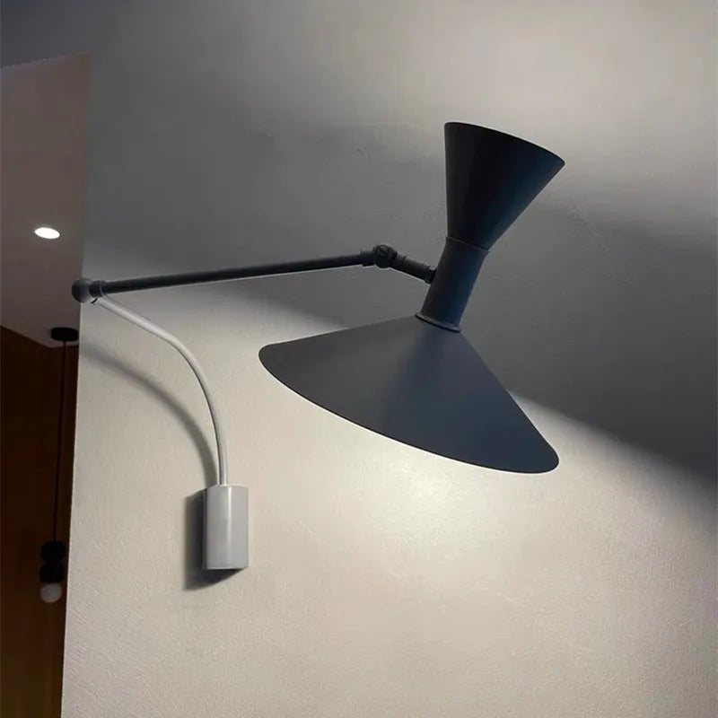 LumiFlex - Nordisk Svänggavel - Justerbar LED Läsarmatur för Boende- och Arbetsutrymmen