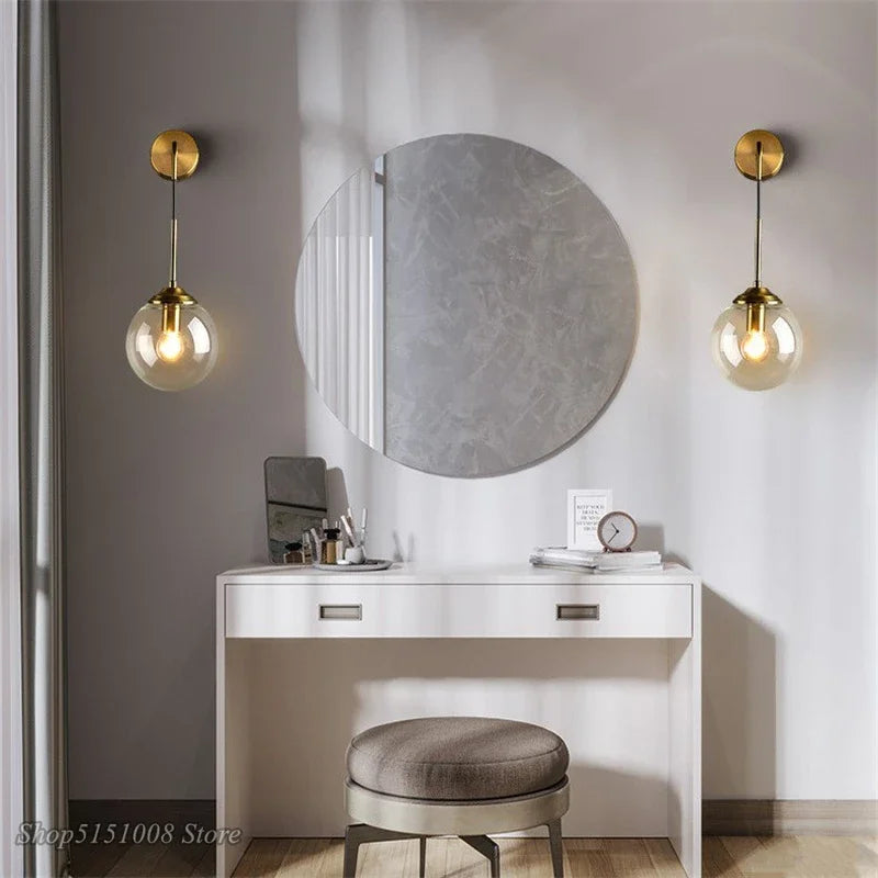 GlasLuxe - Modern Vägglampa i Glas