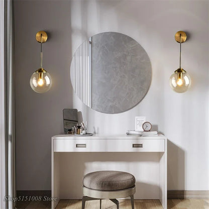 GlasLuxe - Modern Vägglampa i Glas