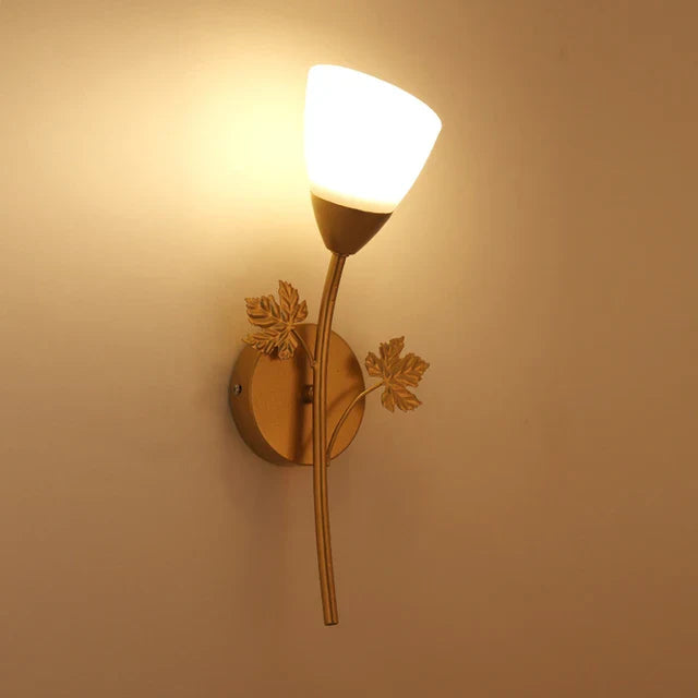 PetalRay - Modern vägglampa med konstnärlig blomsterdesign för elegant belysning i hemmet