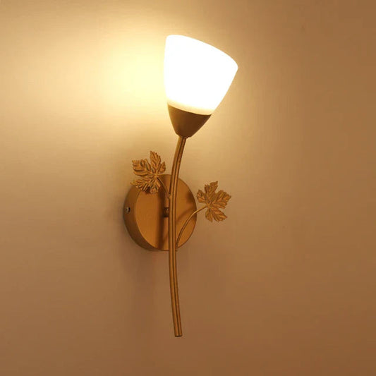 PetalRay - Modern vägglampa med konstnärlig blomsterdesign för elegant belysning i hemmet