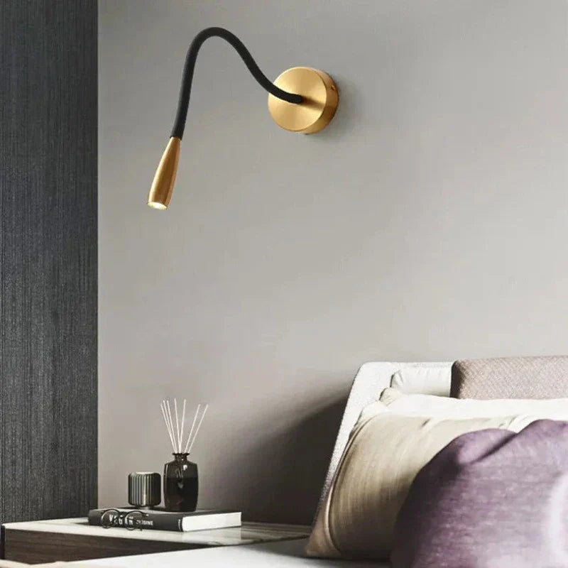 FlexiGlow - Modern LED Vägglampa med Justerbar Arm
