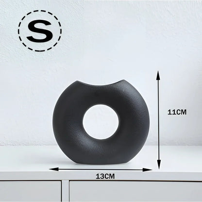 Nordisk keramik donut vas – Modern rund design för stilfull inredning av hem och kontor