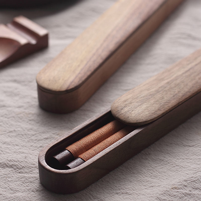 Carvallo – Svart valnöt trä ätpinnar med dekorativ tråd i lyxig trälåda