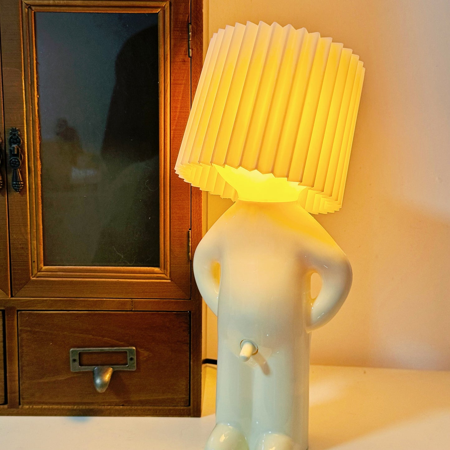 RebelGlow – Nattlampa med kaxig personlighet