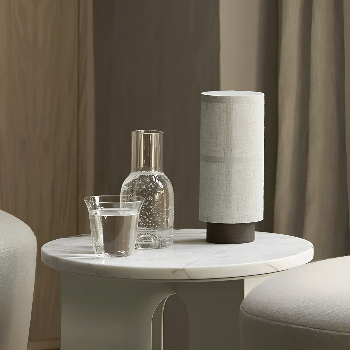 Silkes bordslampa – Japansk design för stilbjudande och dekorerande belysning