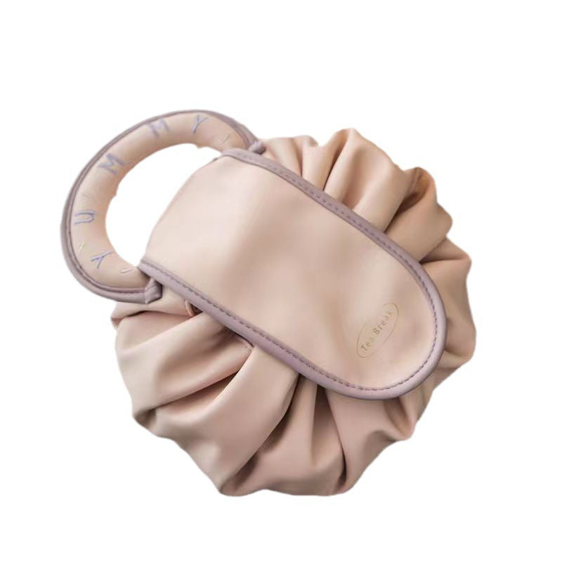 Vattentät kosmetikväska med mycket förvaringsutrymme