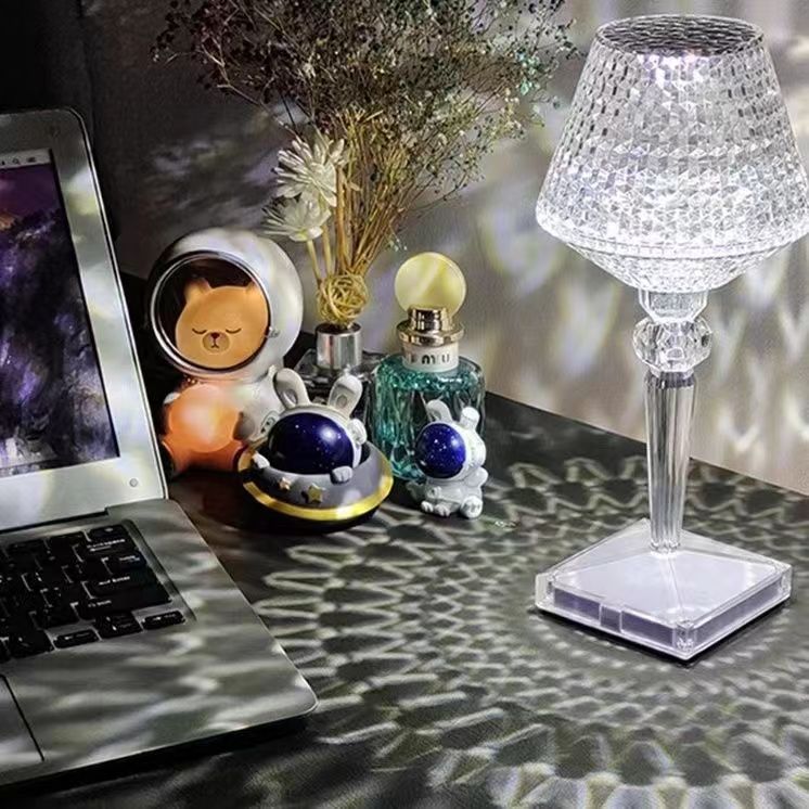 Kristallbordslampa med 3 dimbara belysningsalternativ