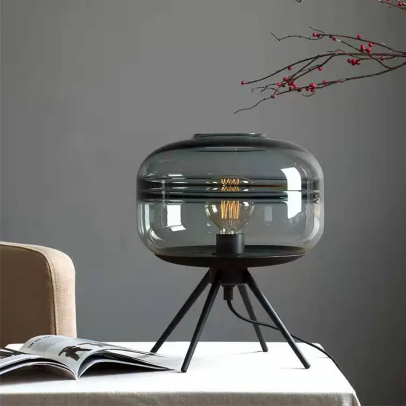 ModernEase Bordslampa – Stilig och Varm