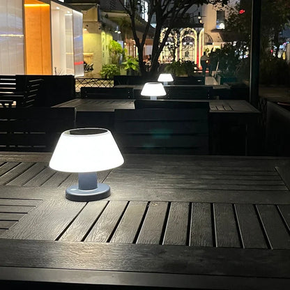SolLicht - Bärbar Solcellslampa med Laddningsfunktion