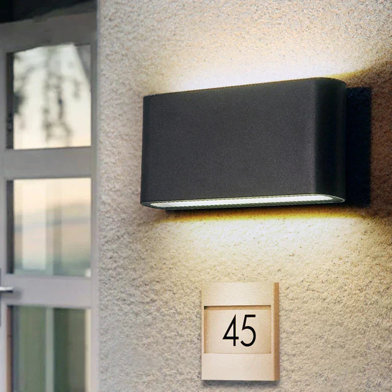 AquaGlow - Stilig Väderbeständig Vägglampa