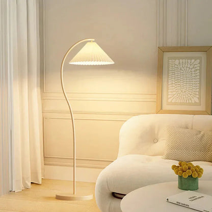 Auralis Loom | Modern LED-golvlampa med tygskärm i nordisk stil