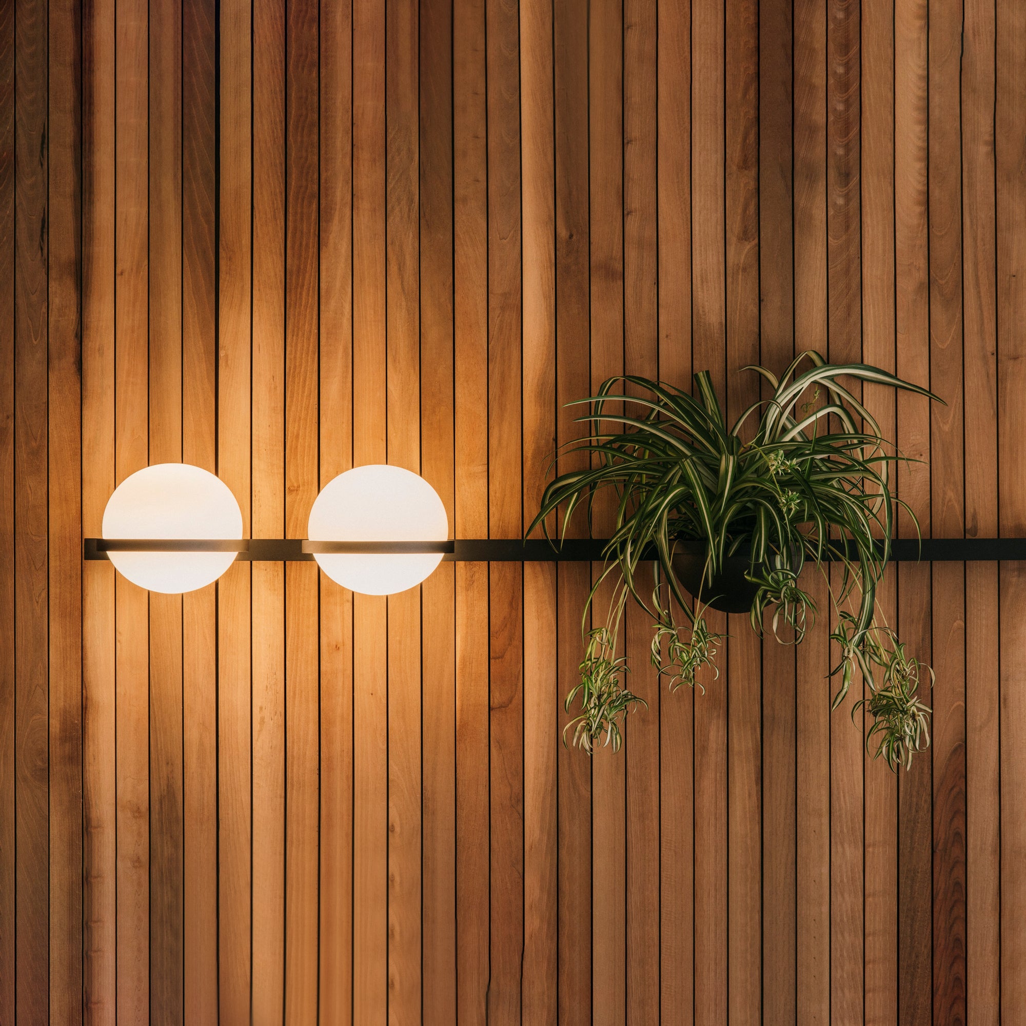 Snygg globformad utomhusvägglampa