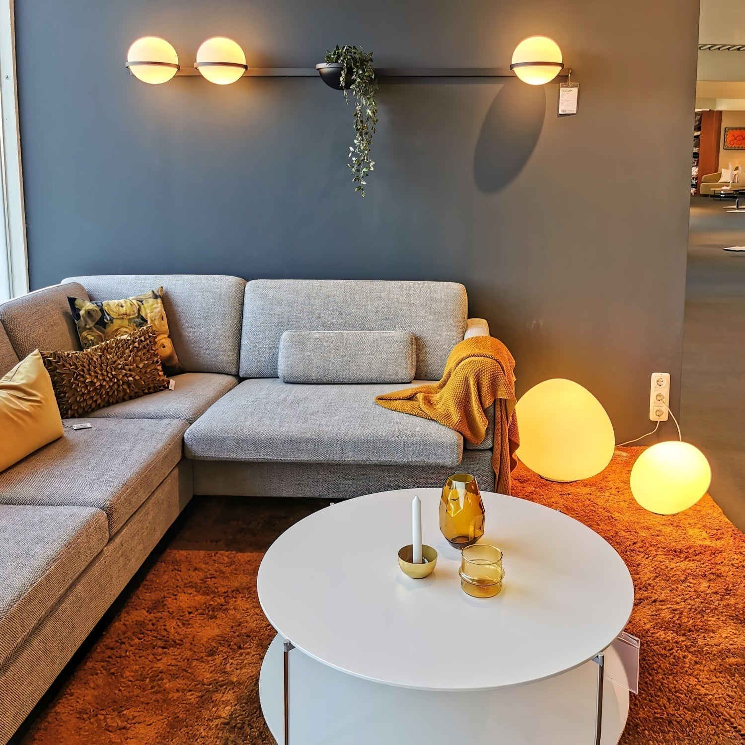 Snygg globformad utomhusvägglampa