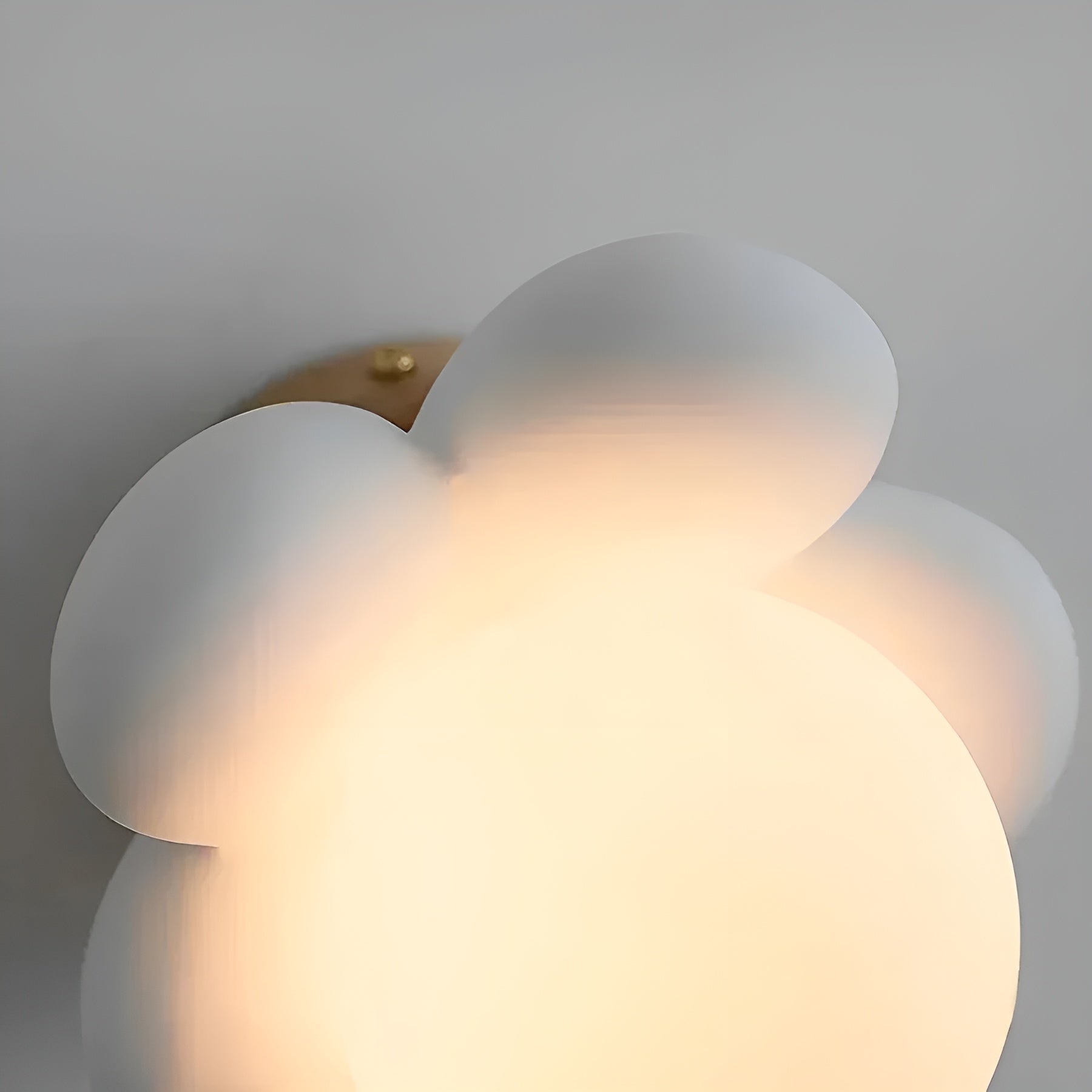 Blomform - Vägglampa i Cream - Dekorativ &amp; Varmt Ljus för Vardagsrum eller Sovrum