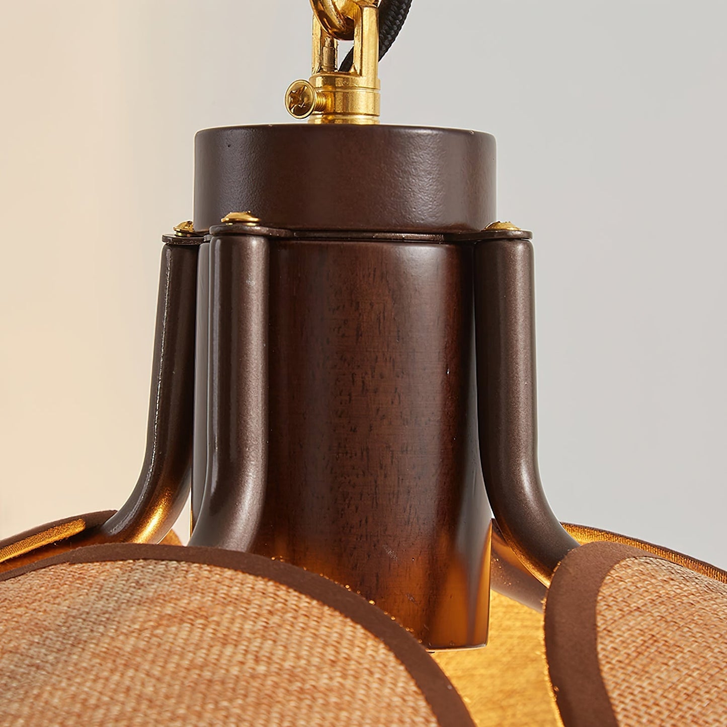 FloraLume – Blomformad Vägglampa för Elegant Belysning