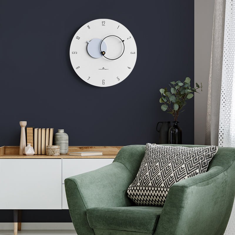 Carvallo – Modern väggklocka med elegant stil och display