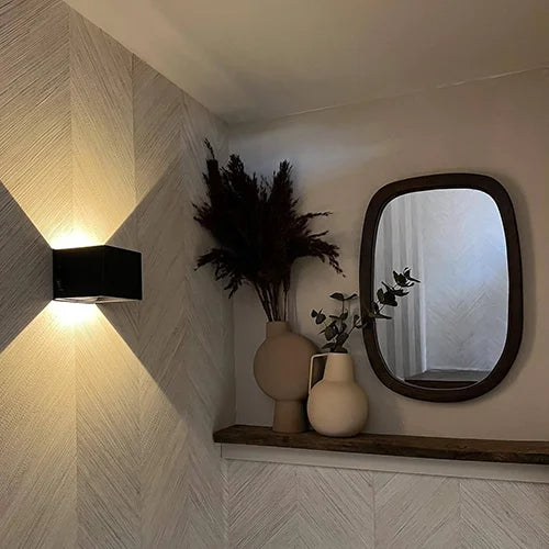 VoltQube – Uppladdningsbar LED-vägglampa