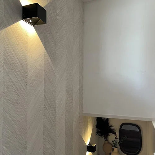 VoltQube – Uppladdningsbar LED-vägglampa