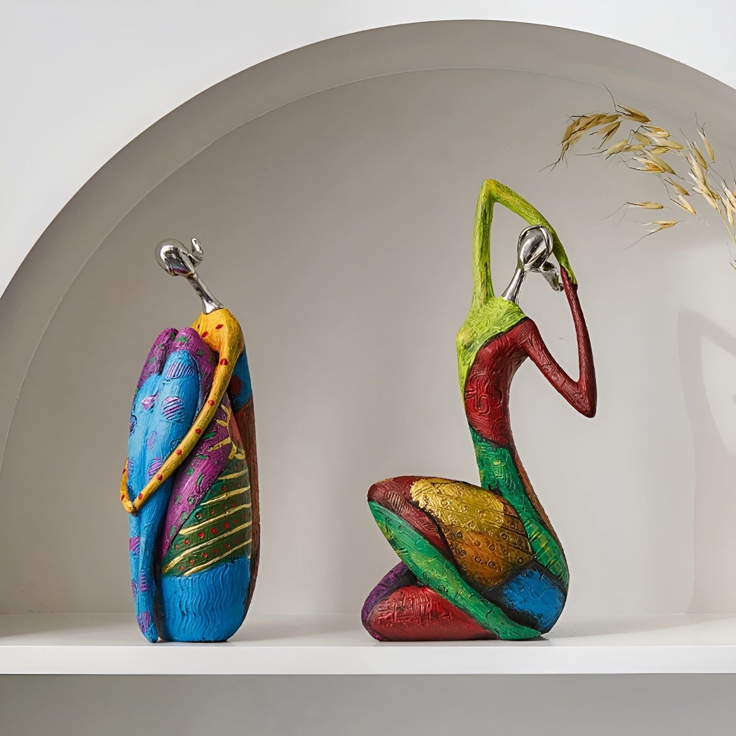 Chroma Charm - Utsökt Harz Kvinnostatue för inredning