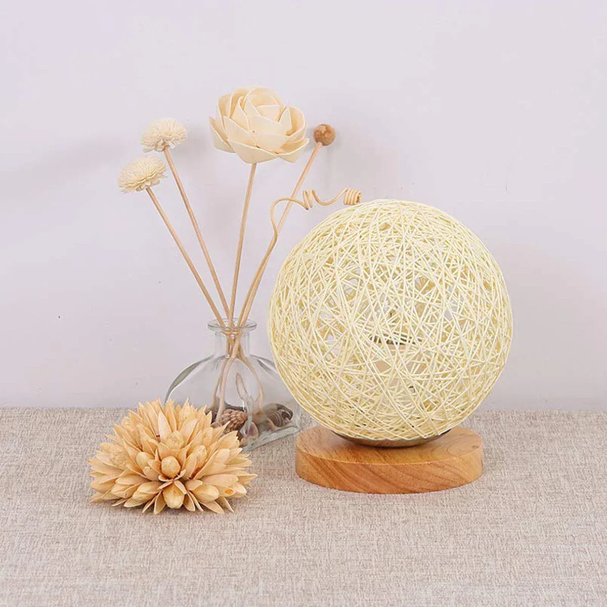 RattanSphere - Rotan Bal Bordslampa