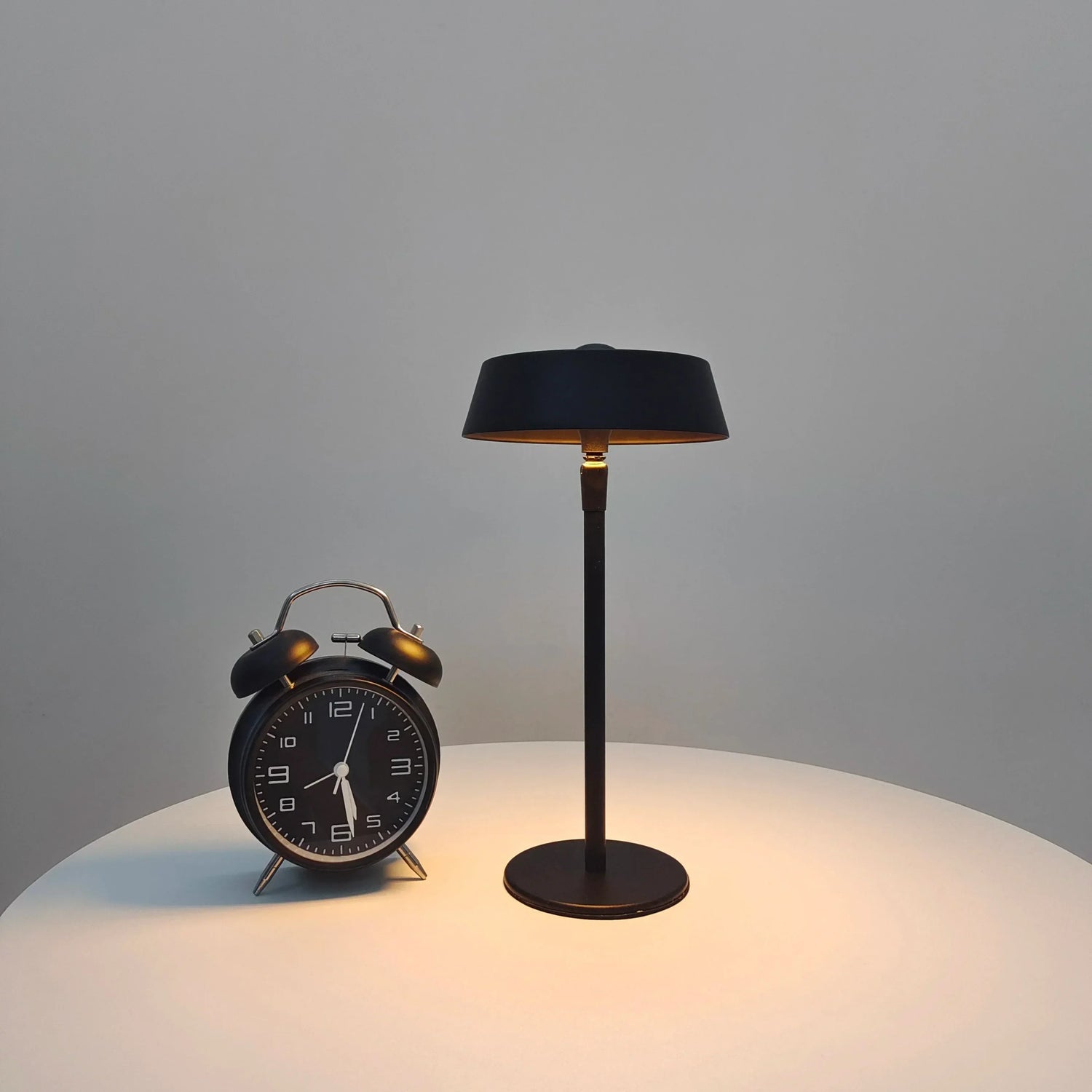 LumiTouch – Modern Sensor Bordslampa med LED Belysning