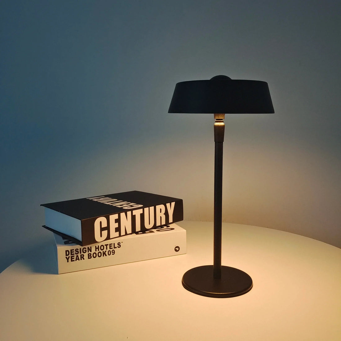 LumiTouch – Modern Sensor Bordslampa med LED Belysning