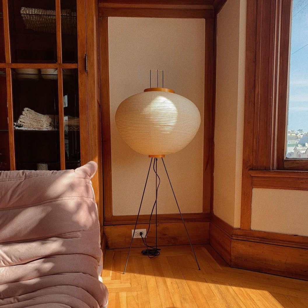 Lunora Haze | Skulptural golvlampa i rispapper i Japandi-stil