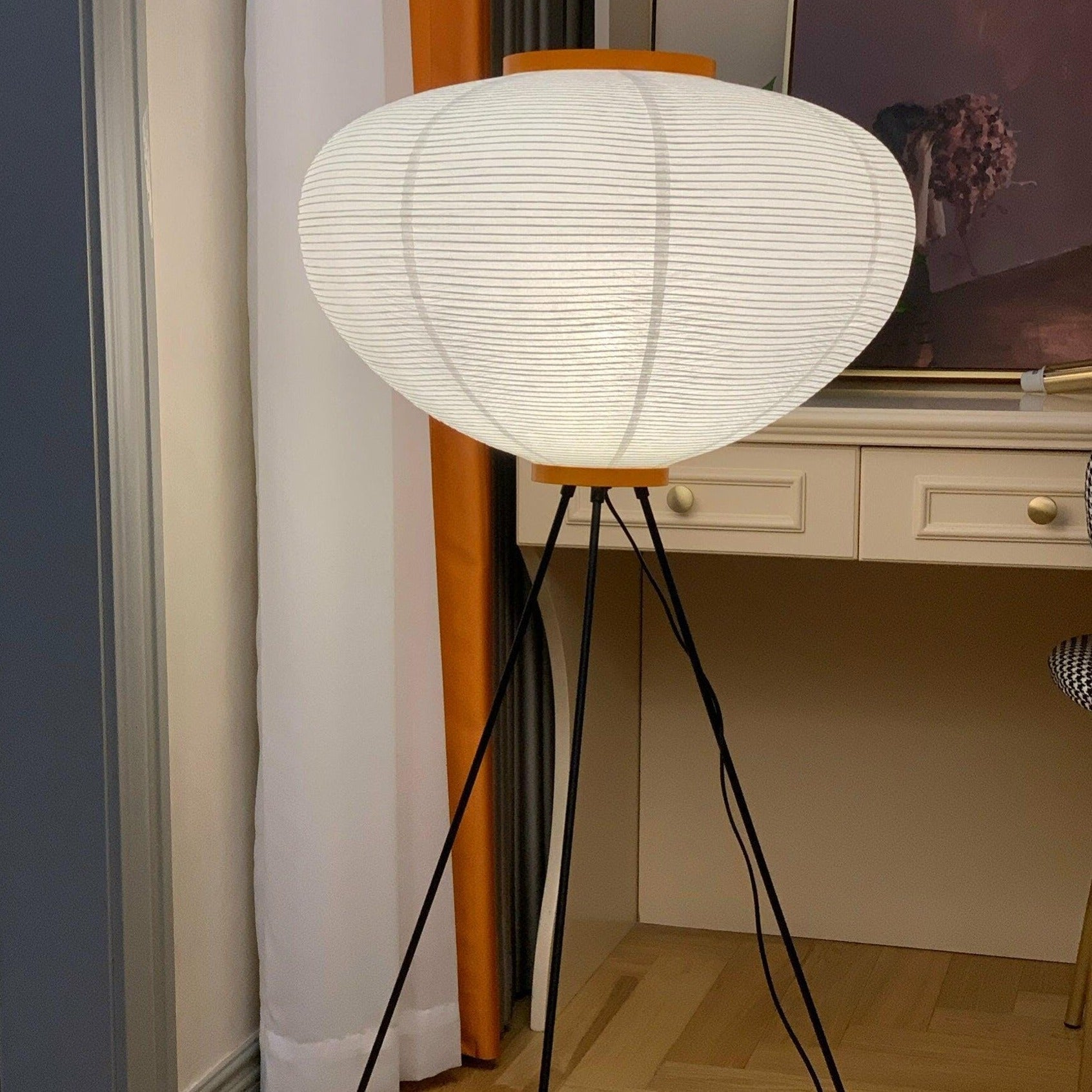Lunora Haze | Skulptural golvlampa i rispapper i Japandi-stil