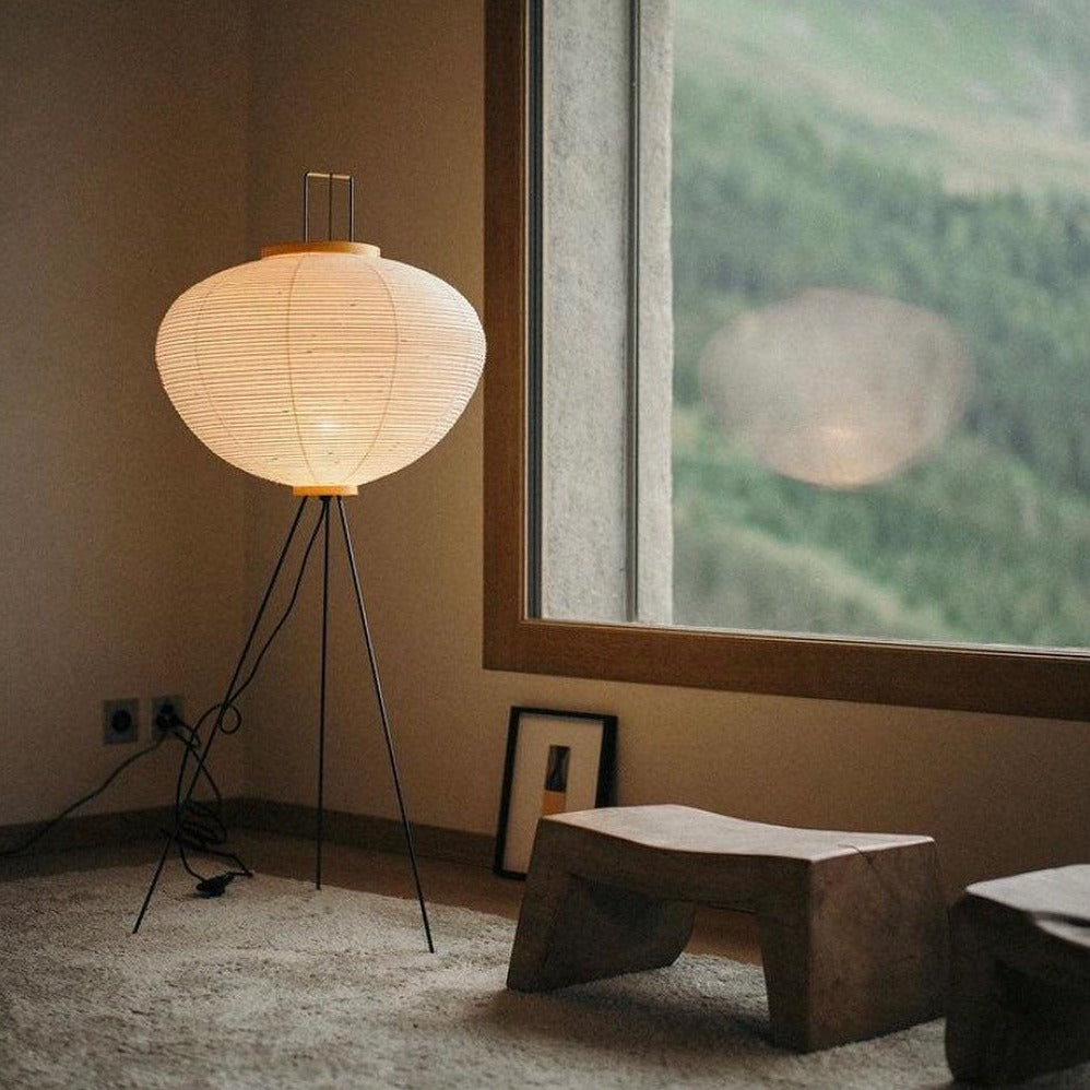 Lunora Haze | Skulptural golvlampa i rispapper i Japandi-stil