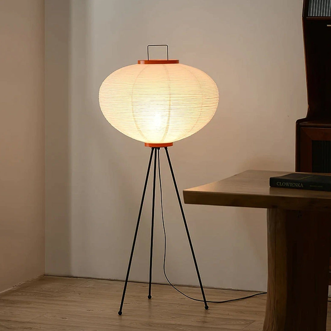 Lunora Haze | Skulptural golvlampa i rispapper i Japandi-stil