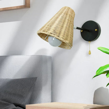 RattanGlow - Svängbar Vägglampa av Handvävd Rattan