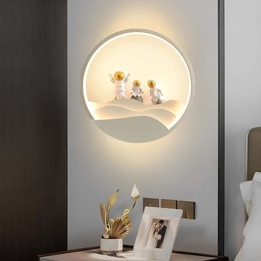 Royallure Astronaut Vägglampa 11" – Trikolor LED, Justerbart Varm-Kall Ljus