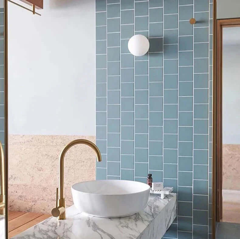 Royallure Modern Milk-Glass Vägglampa – LED, Mjuk Ljus, Snygg Cirkulär Design