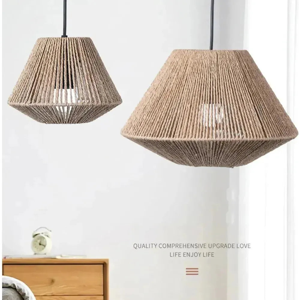RusticRays Lampa - Rustik Vävd Rattan Lampa